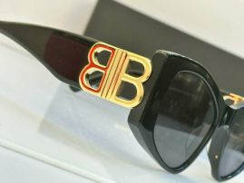 Picture of Balenciga Sunglasses _SKUfw55531913fw